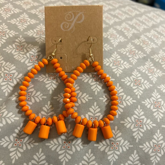 BNWT Plunder Jewelry Designs Orange Dangle Beaded Earrings - Picture 1 of 3